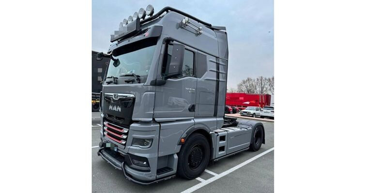 MAN TGX Individual Lion S 2024