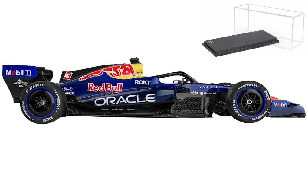 Red Bull F1 RB22 2026 - #3 Max Verstappen - Hard case + helmet