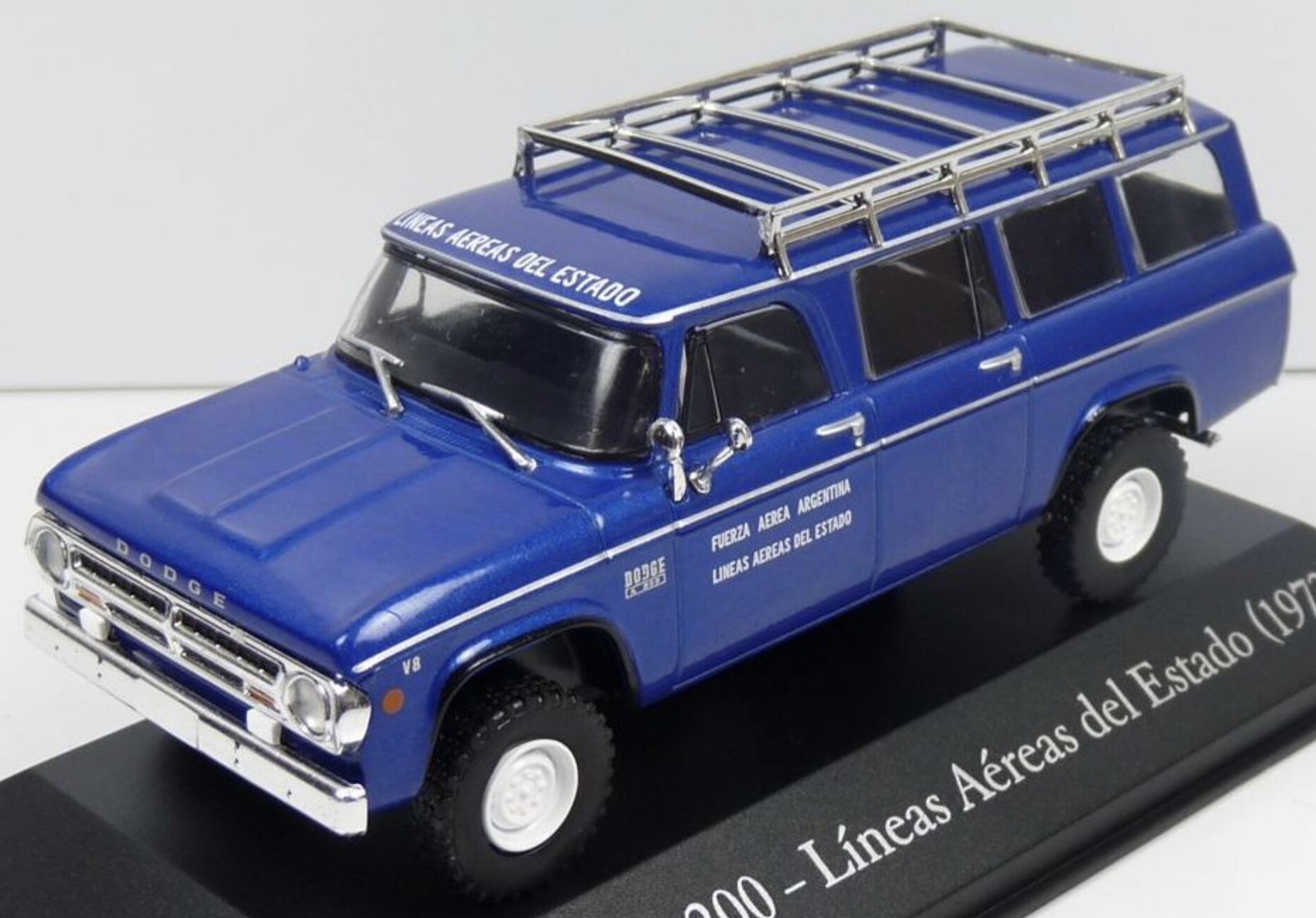 Dodge D200 LINEAS AEREAS DEL ESTADO ARGENTIA SERVICE VEHICLES 1972