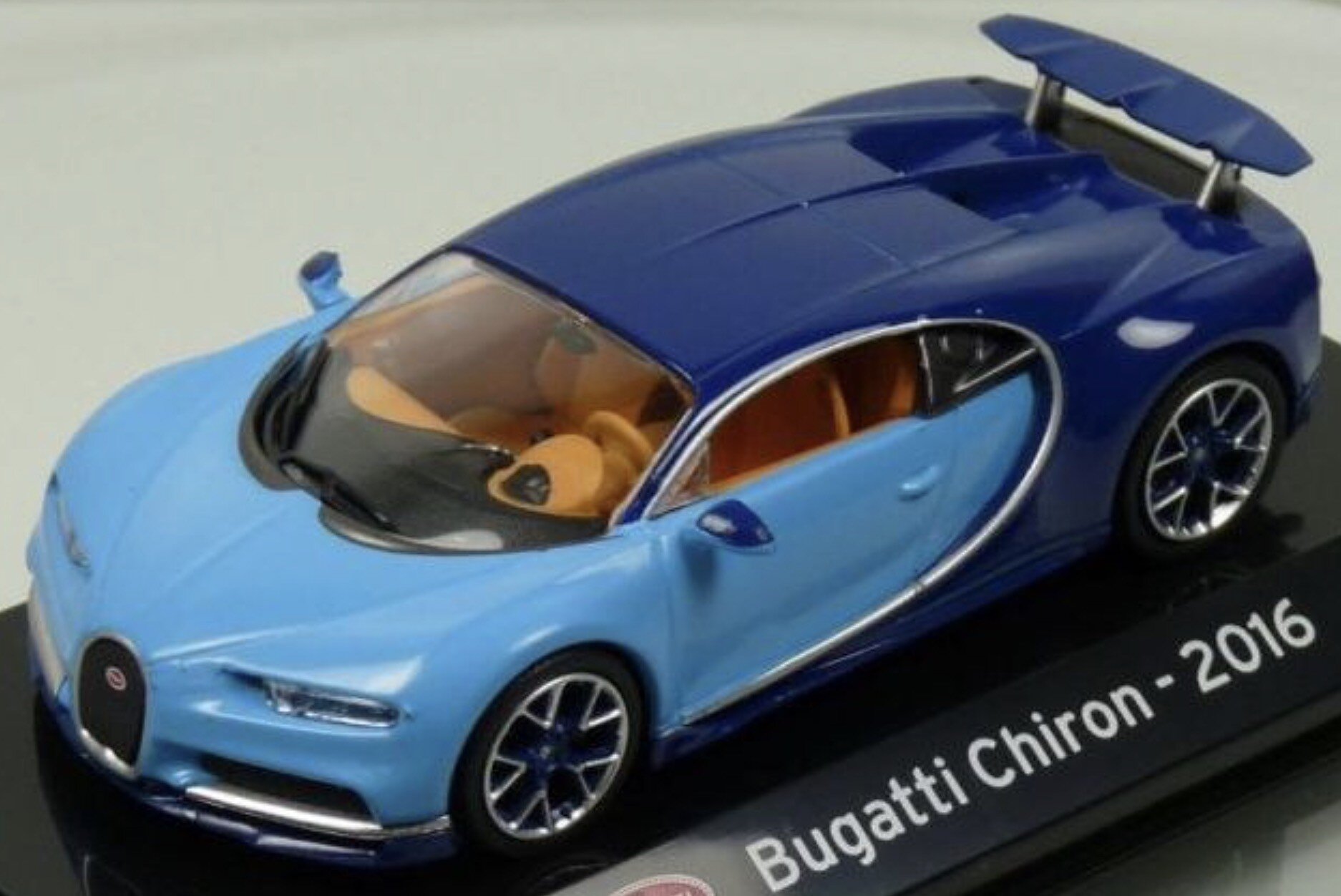 Bugatti CHIRON 2016