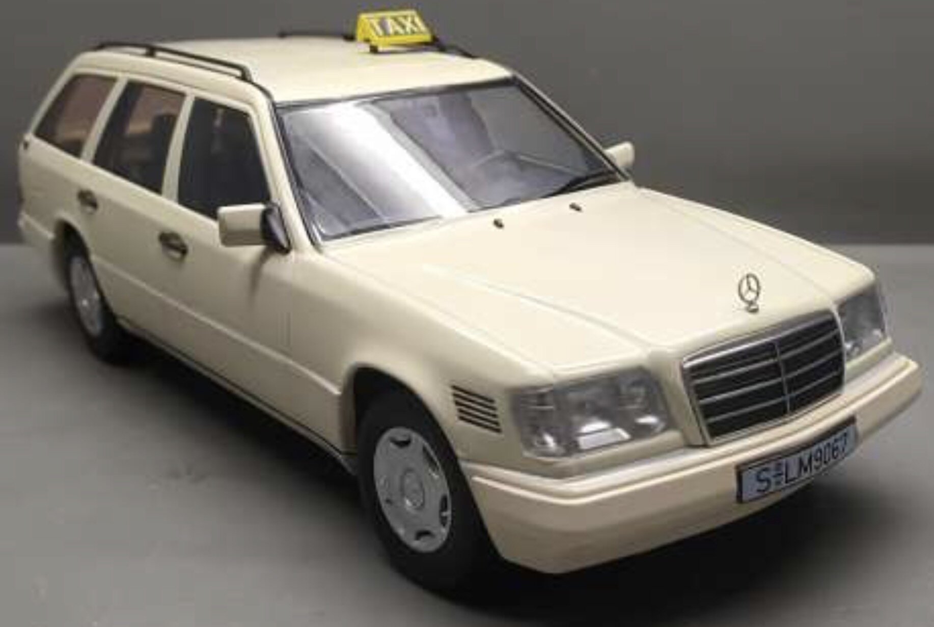 Mercedes Benz E CLASS T-MODEL - GERMAN TAXI 1995